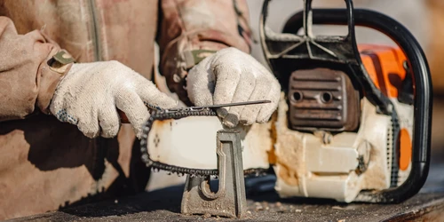 zahradní technika služby fučík broušení řetězové pily